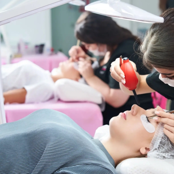 Pourquoi cela vaut la peine de participer à des concours de cils